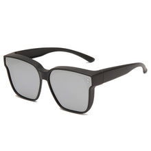 Load image into Gallery viewer, Polarized Men Wear Over Myopia Prescription Night Vision Driving Glasses

